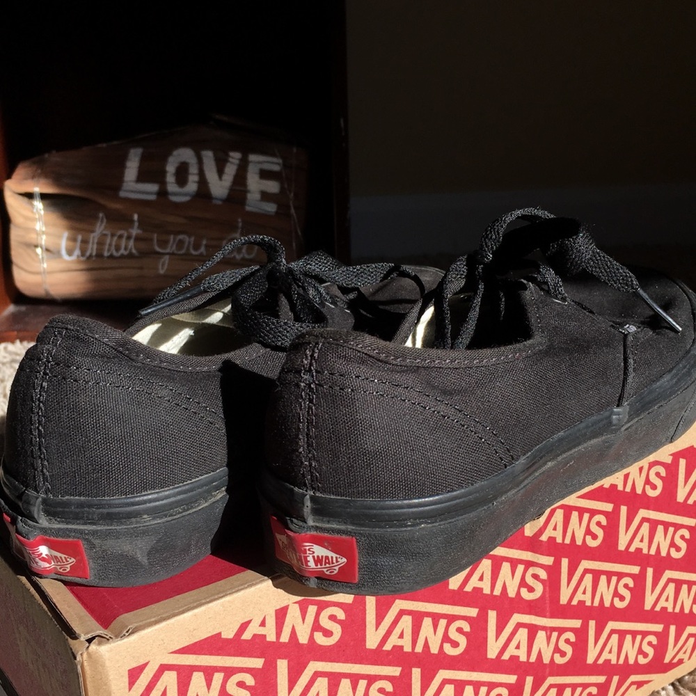 All Black Classic Vans Women/Men